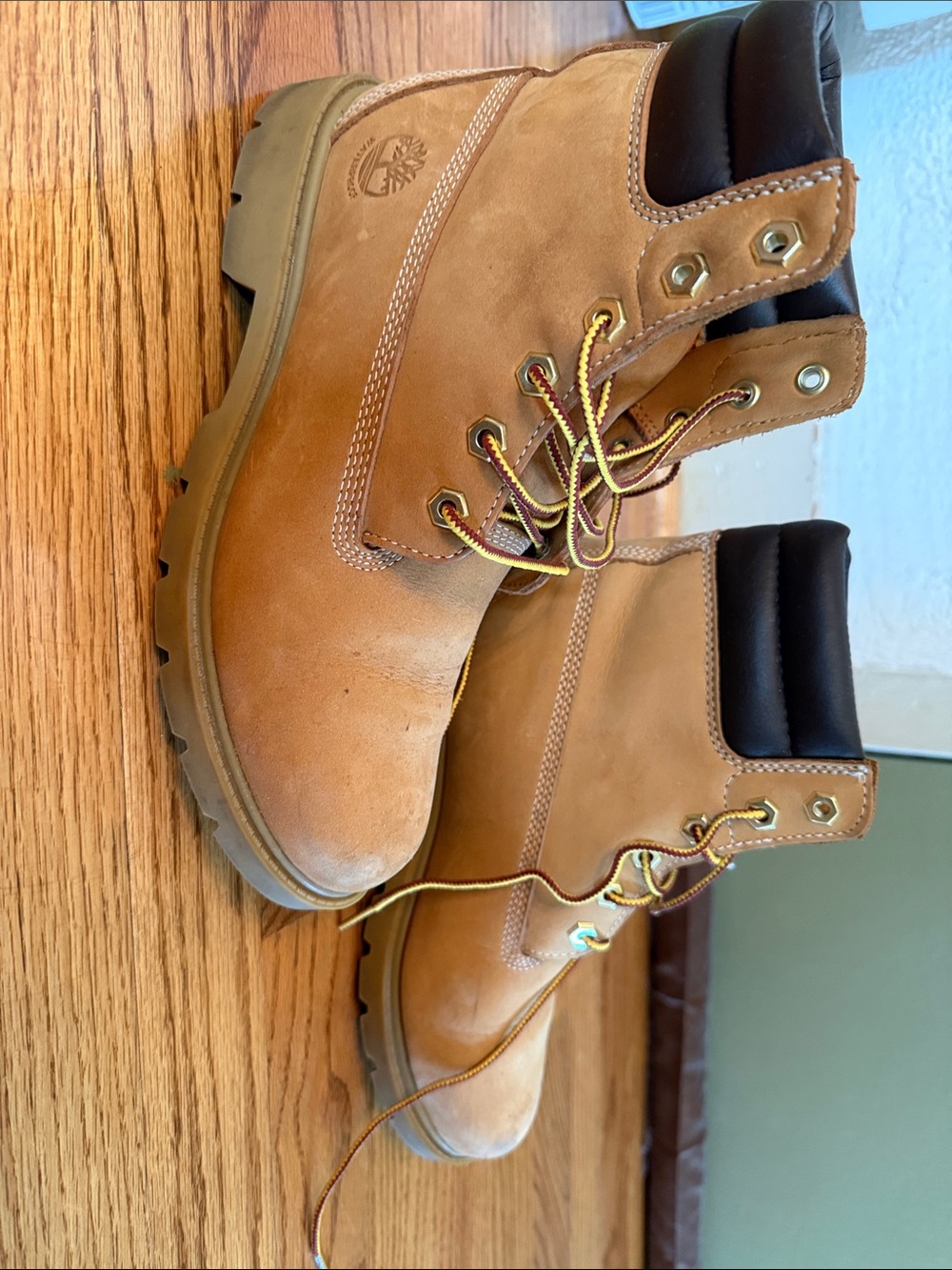 Timberland Wheat Tan Nubuck Lace-Up Boots sz 8.5
